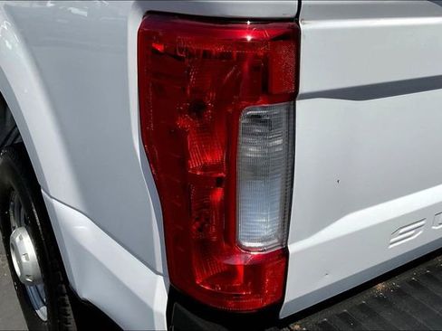 Certified 2019 Ford F350 XL w/ Power Equipment Group image 28