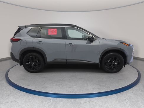 Certified 2023 Nissan Rogue SV w/ SV Premium B Package FWD image 4