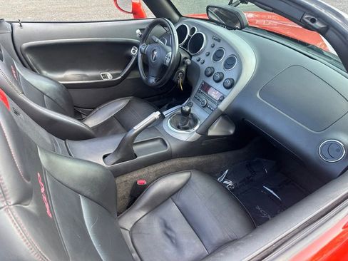 Used 2008 Pontiac Solstice GXP RWD image 35