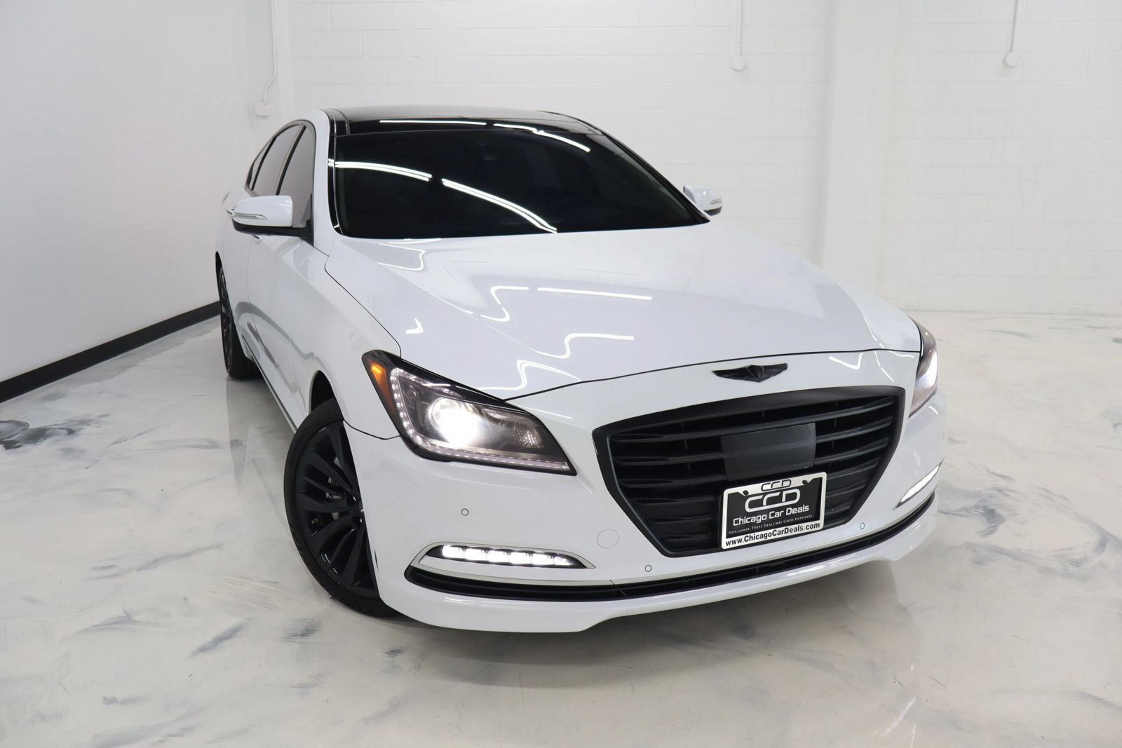 Used 2015 Hyundai Genesis 5.0 w/ Option Group 05 RWD image 2