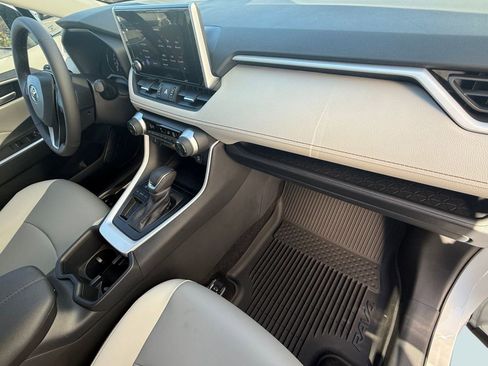 Certified 2025 Toyota RAV4 XLE Premium image 34