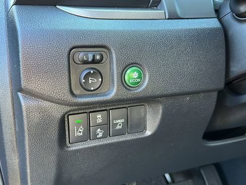 Used 2024 Honda Ridgeline Sport image 10