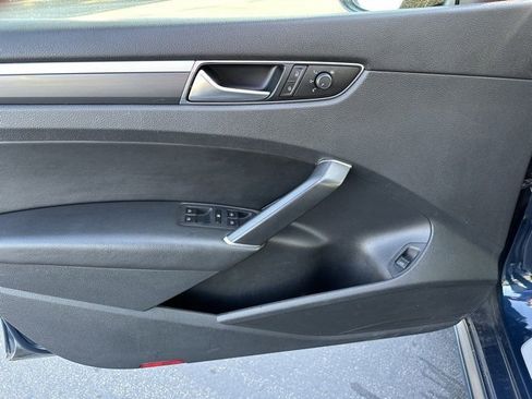 Used 2018 Volkswagen Passat 2.0T R-Line image 3