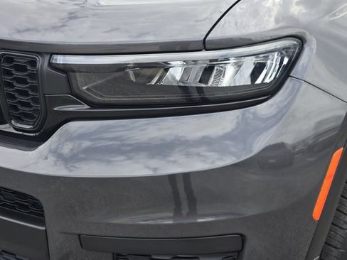 Used 2024 Jeep Grand Cherokee L Altitude image 9