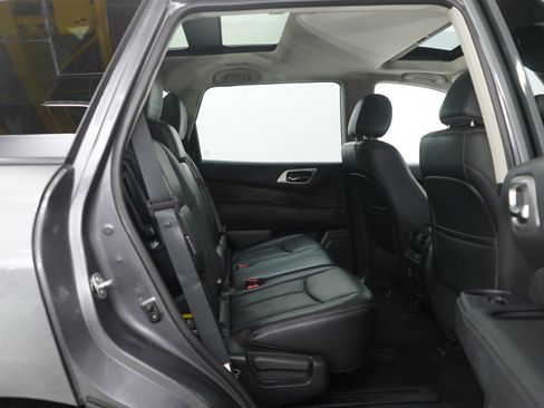 Used 2018 Nissan Pathfinder SL w/ SL Premium Package image 11