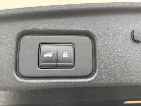 Used 2024 Nissan Pathfinder Platinum AWD/4WD image 19