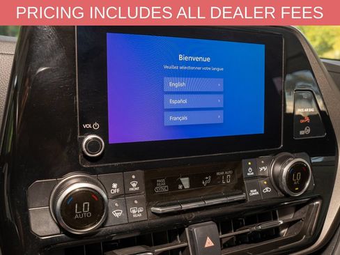 Used 2025 Toyota Highlander LE FWD image 14