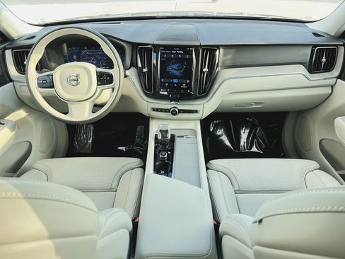 Certified 2023 Volvo XC60 B5 Ultimate w/ Climate Package image 23