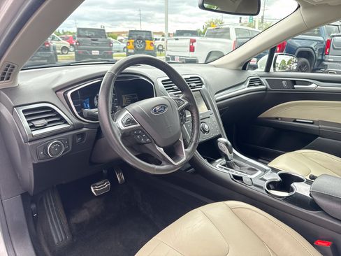 Used 2015 Ford Fusion Titanium FWD image 18