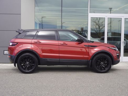 Used 2019 Land Rover Range Rover Evoque SE image 7