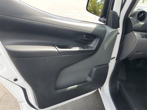 Used 2020 Nissan NV200 S image 8