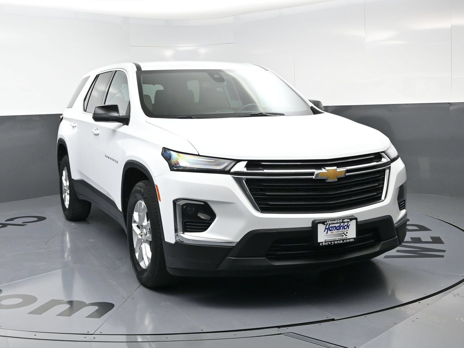 Used 2022 Chevrolet Traverse LS FWD image 3