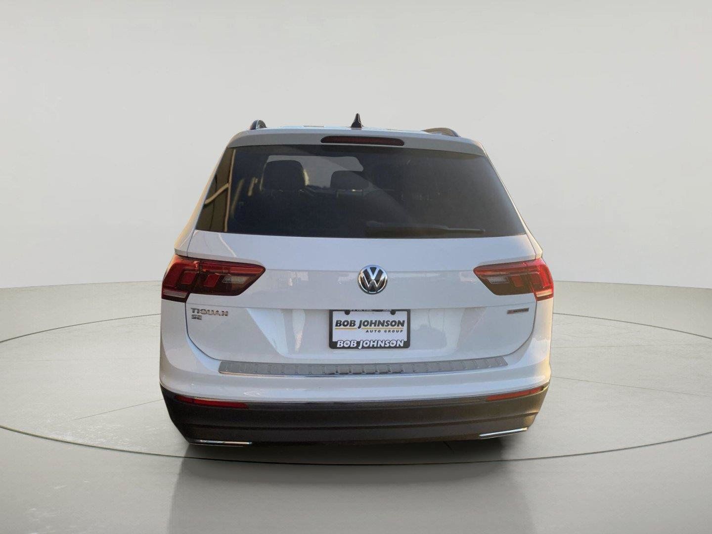 Used 2021 Volkswagen Tiguan SE w/ Panoramic Sunroof Package AWD/4WD image 6