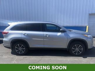 Used 2019 Toyota Highlander XLE video 1