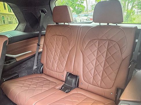 Used 2024 BMW X7 xDrive40i w/ Executive Package AWD/4WD image 16