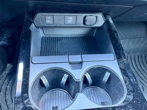 Used 2024 Toyota Prius LE image 20