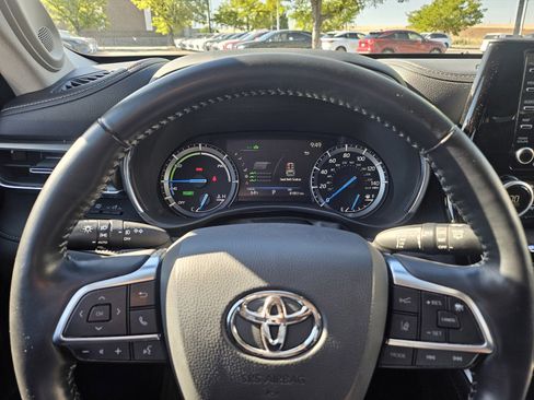 Used 2021 Toyota Highlander Limited AWD/4WD image 11