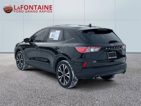 Used 2022 Ford Escape SE w/ SE Sport Appearance Package image 5