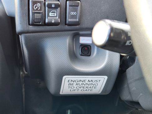 Used 2019 Isuzu NPR image 14