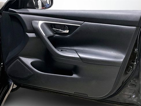 Used 2017 Nissan Altima 2.5 image 25