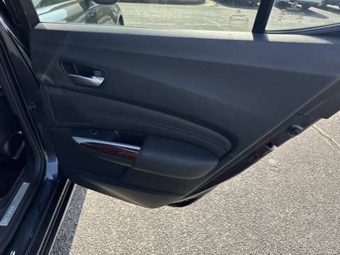 Used 2015 Acura TLX V6 w/ Technology Package FWD image 18