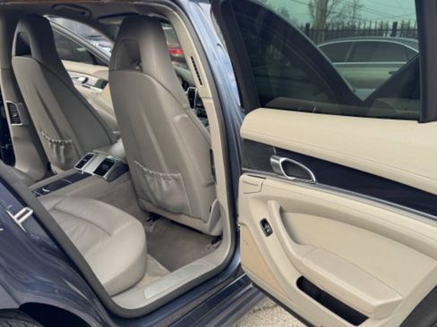 Used 2011 Porsche Panamera RWD image 17