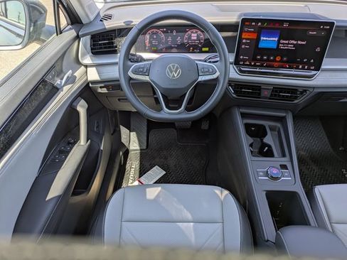 New 2026 Volkswagen Tiguan SE AWD/4WD image 16
