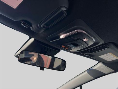 Certified 2023 Toyota Corolla SE image 33