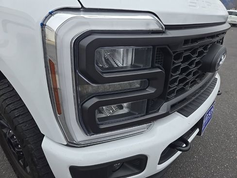 Used 2024 Ford F250 XLT w/ XLT Premium Package image 32