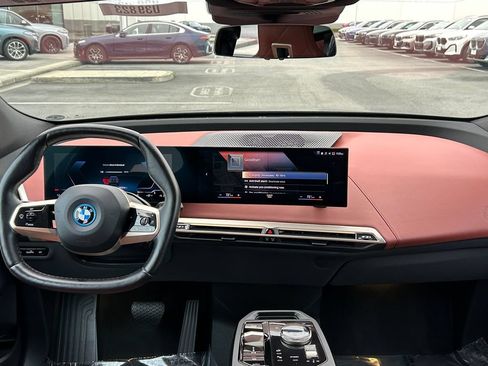 Used 2023 BMW iX xDrive50 AWD/4WD image 35