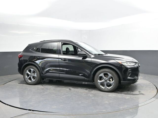 Used 2025 Ford Escape ST-Line FWD image 3