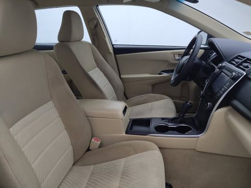 Used 2017 Toyota Camry LE image 21