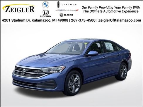 Used 2024 Volkswagen Jetta SE FWD image 1