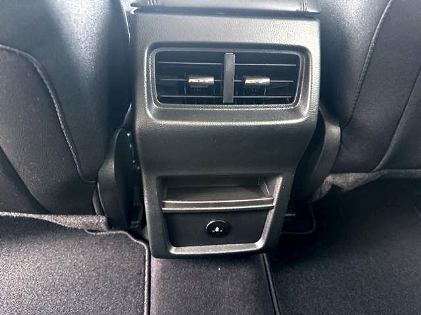 Used 2024 Ford Edge SE AWD/4WD image 11