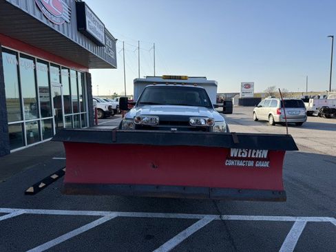 Used 2014 Ford F550 4x4 Regular Cab Super Duty image 11