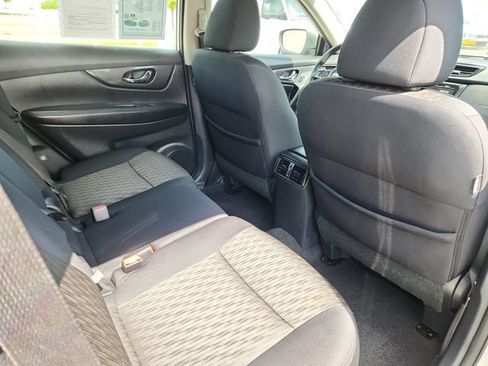 Used 2017 Nissan Rogue S FWD image 25