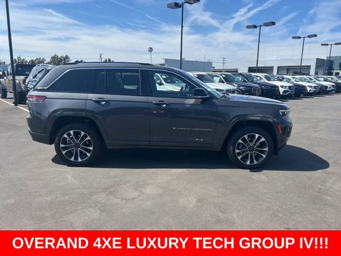 Used 2022 Jeep Grand Cherokee Overland w/ Luxury Tech Group IV image 9