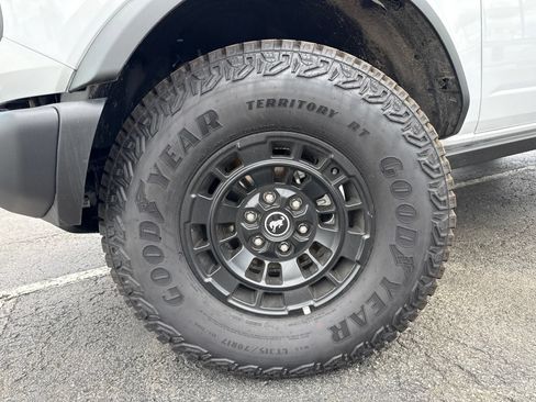 New 2026 Ford Bronco Badlands w/ Sasquatch Package AWD/4WD image 43
