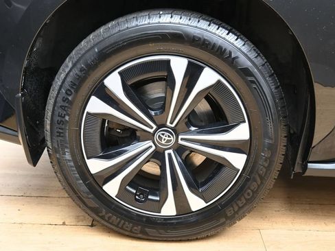 Used 2023 Toyota bZ4X AWD image 18