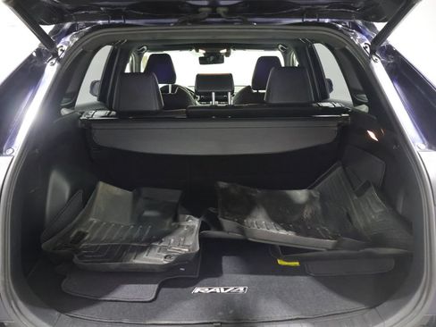 Used 2019 Toyota RAV4 XSE w/ XSE Weather Package AWD/4WD image 4
