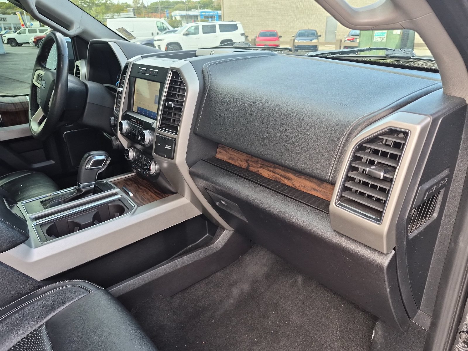 Used 2019 Ford F150 Lariat w/ Equipment Group 502A Luxury AWD/4WD image 31