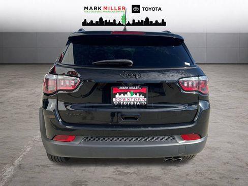 Used 2019 Jeep Compass Latitude AWD/4WD image 4