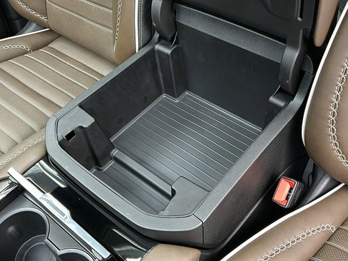 Used 2025 GMC Yukon XL Denali Ultimate image 24