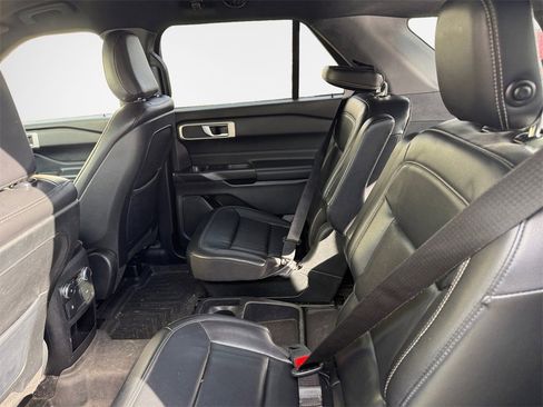 Used 2020 Ford Explorer XLT w/ Equipment Group 202A image 24