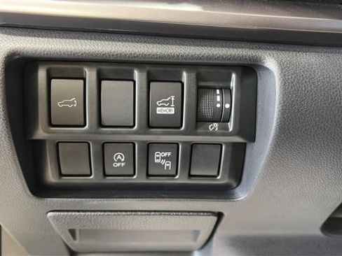 Used 2020 Subaru Forester Premium AWD/4WD image 33