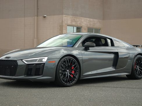 Used 2018 Audi R8 V10 plus AWD/4WD image 2