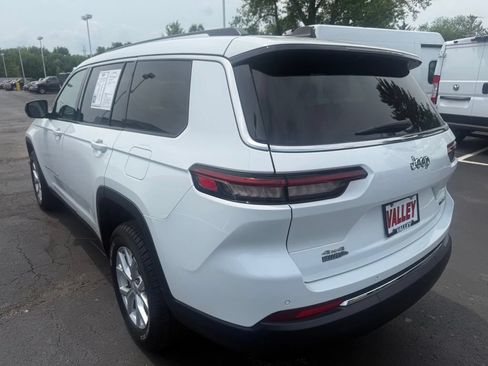 Used 2023 Jeep Grand Cherokee L Limited AWD/4WD image 4