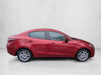 Used 2017 Toyota Yaris iA video 4