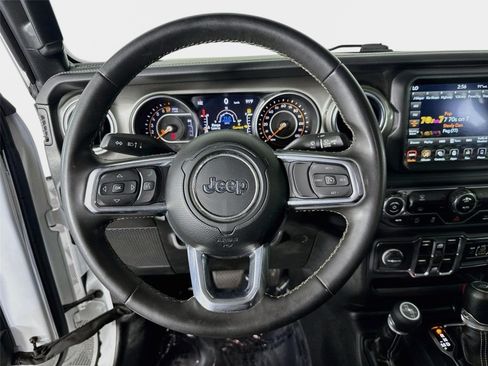 Used 2023 Jeep Gladiator Overland AWD/4WD image 13