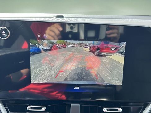 New 2026 Chevrolet Equinox LT image 14